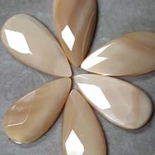 18X35MM FACETED PEAR CABOCHON MOP NATURAL(4PCS/BAG)